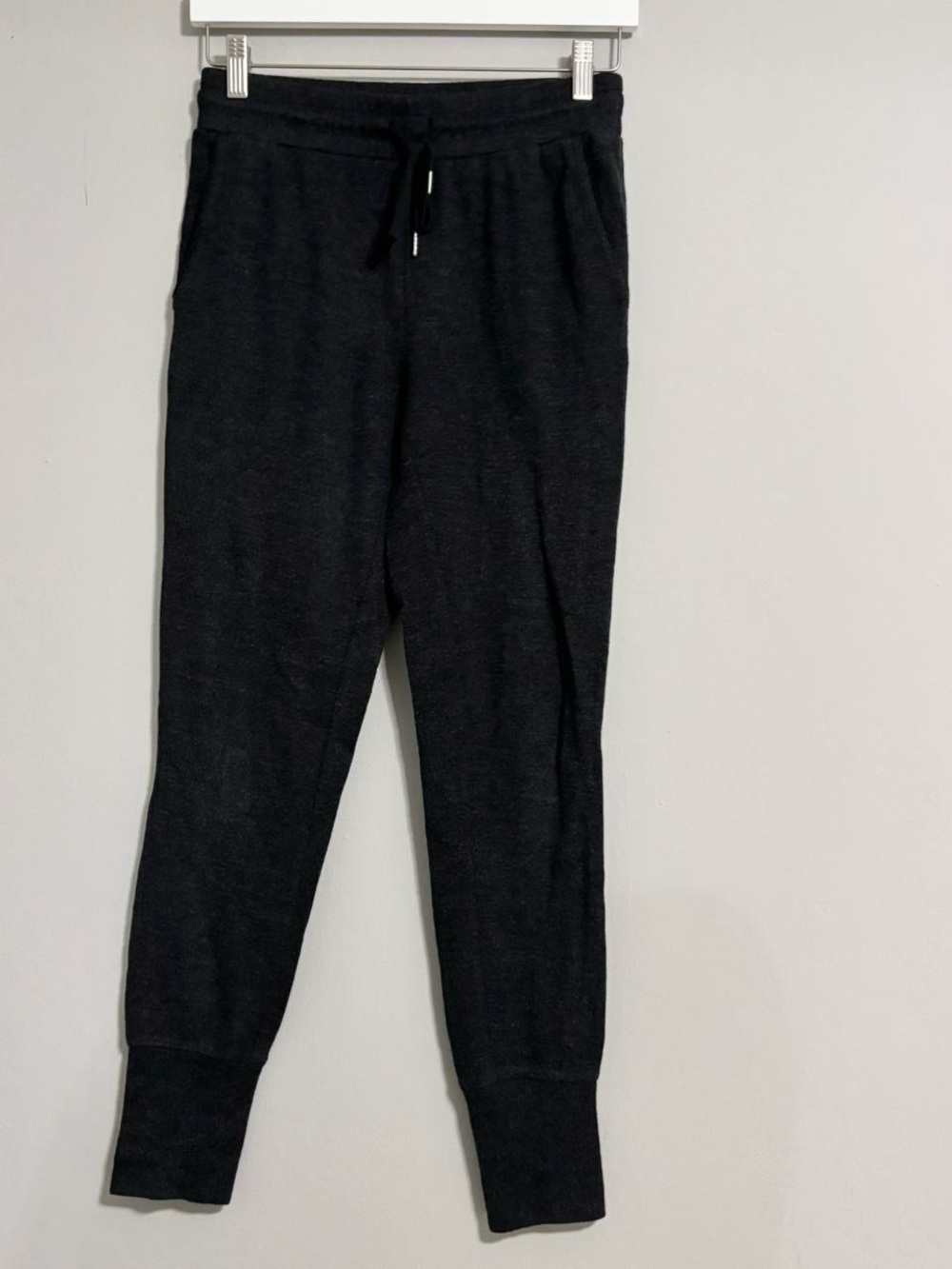 Aritzia Wilfred Grey Waffle Knit Joggers / Sweatpants